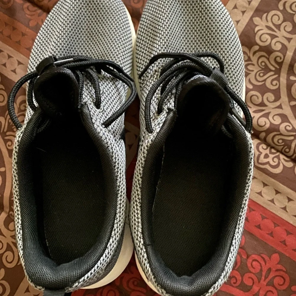Nike Black and Gray Athletic Shoes Size 7Y  or 8.5 in women’s. In great shape!